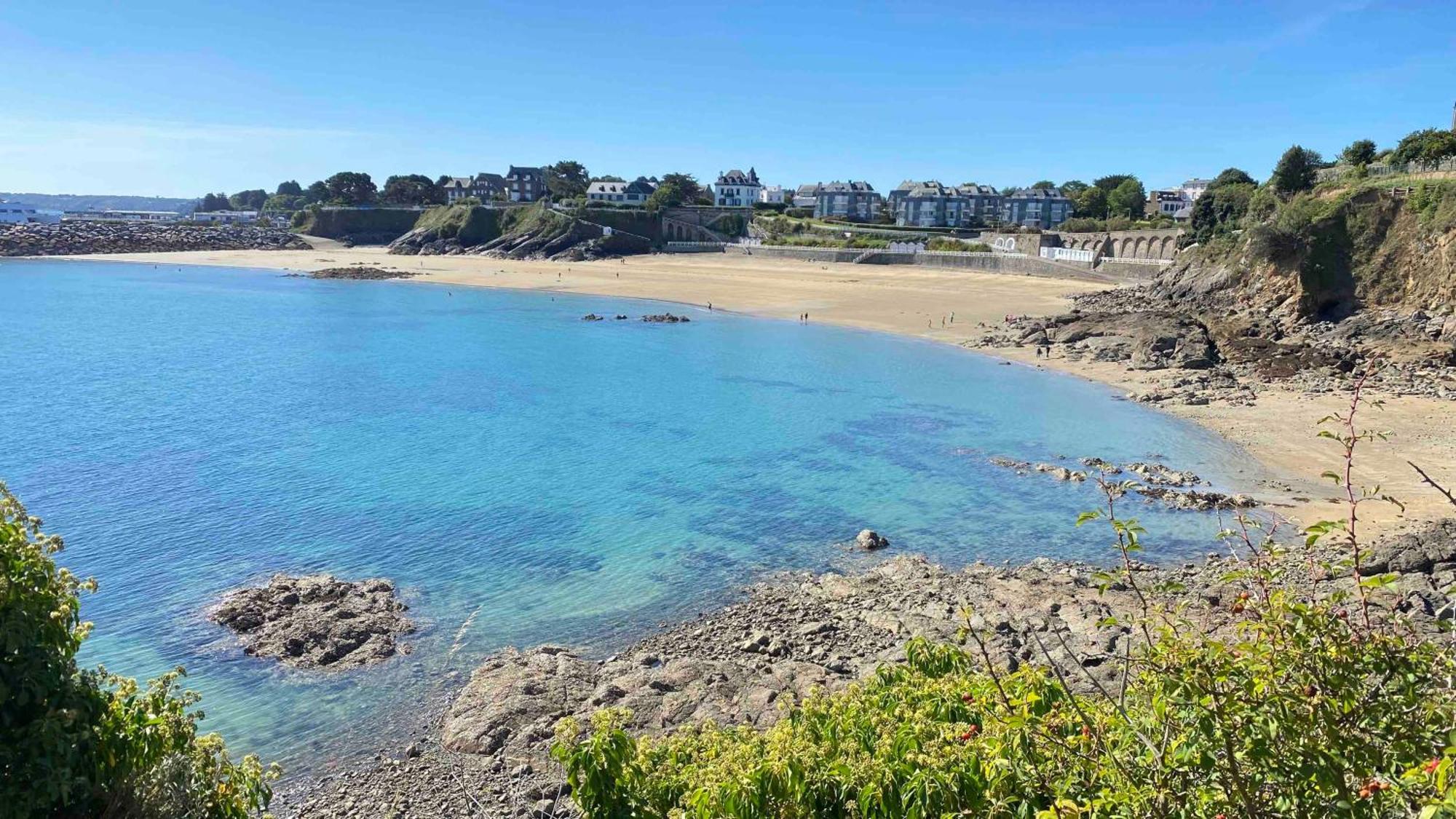 Residence Des 3 Iles, En Plein Centre-Ville, A 5 Min Des Plages, 3 Appartements Neufs Etables-sur-Mer Экстерьер фото
